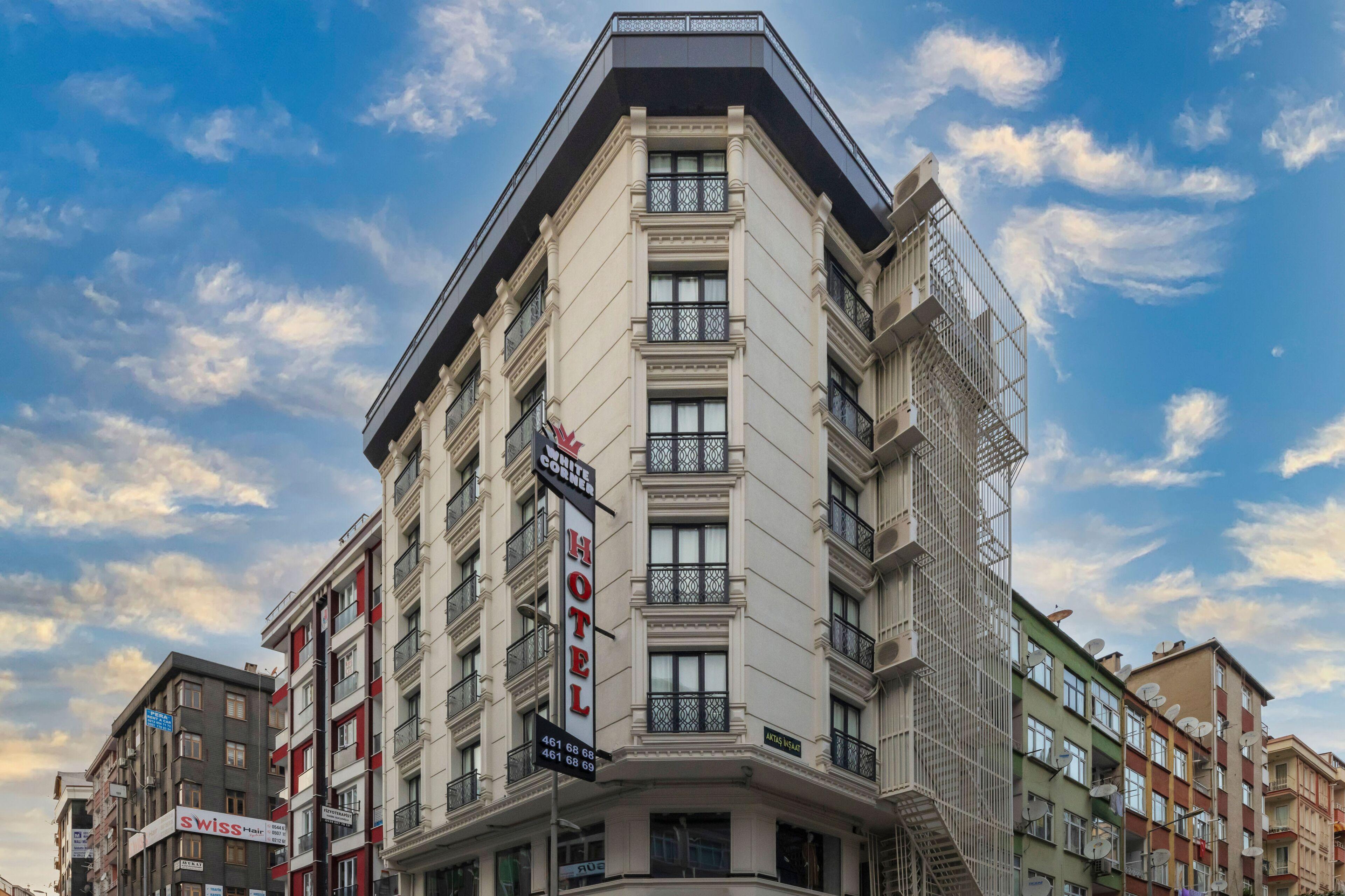 White Corner Hotel — Photos 1